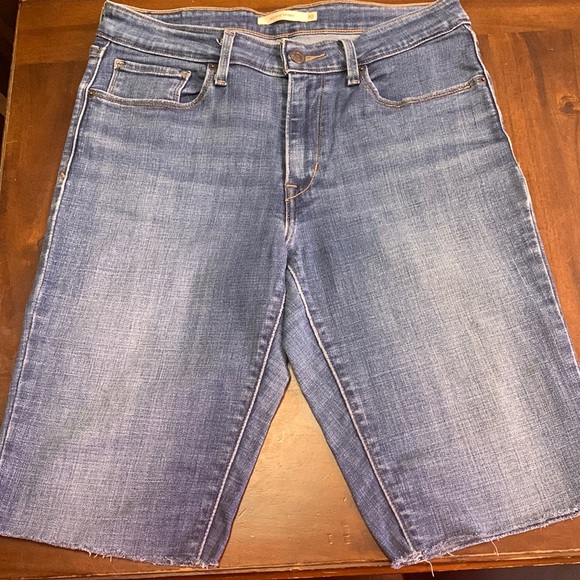 Levi Mid Rise Bermuda - Picture 3 of 10